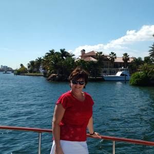 Meet your Posher, Lynda